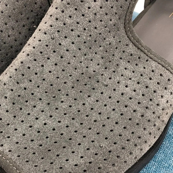 Koolaburra By UGG Grey Ashlyn Perforated Suede Heeled Sandals Amphora size 11 - Picture 11 of 16